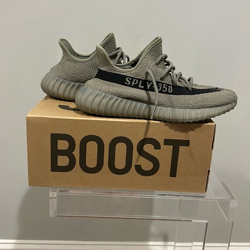 Authentic Adidas Yeezy - YZY 350 V2